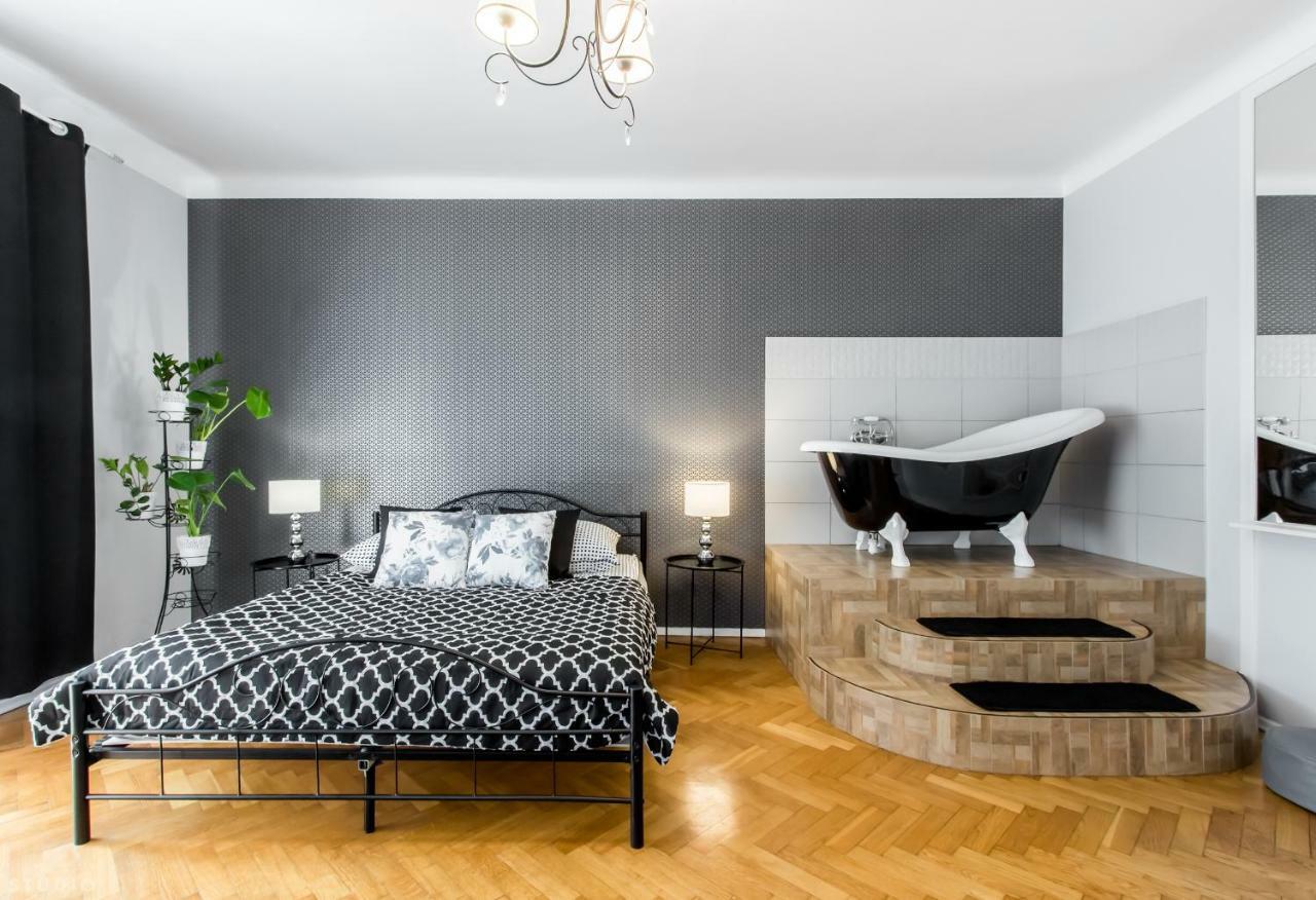 Clicktheflat Apartment Chmielna 7 Варшава Екстер'єр фото